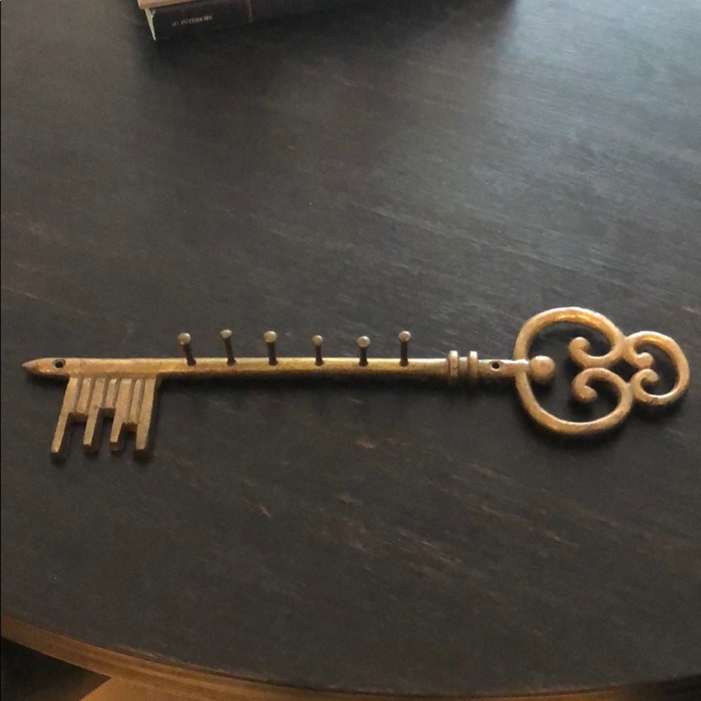 Vintage wall mount for house keys, car keys, etc